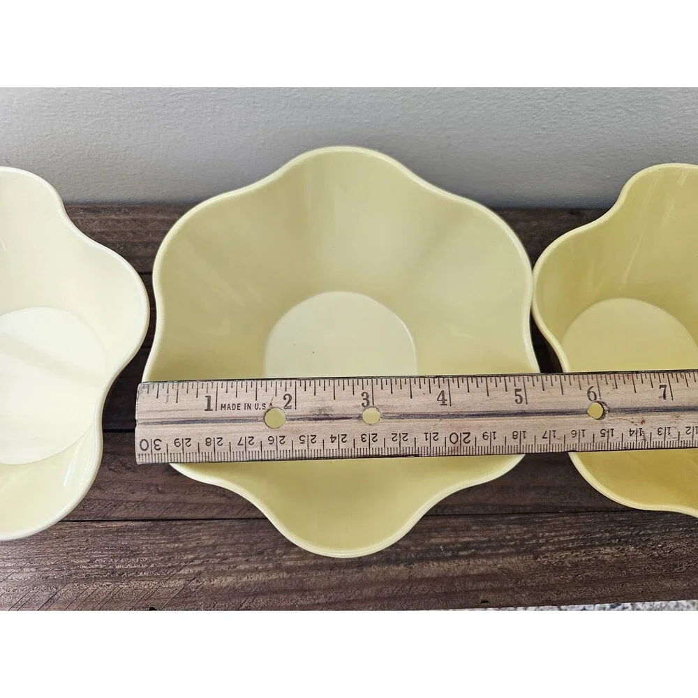Greg Natale – Set of 4 Melamine Bowls Shades Of Yellow Excellent Condition